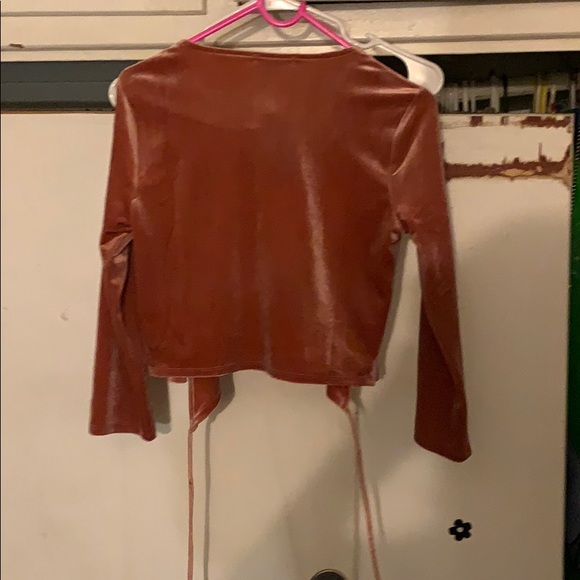 Pink tie up crop top - Picture 2 of 3